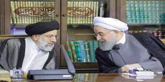 آیا رییسی شیطونی کرده بود؟ روحانی: در ۹۸ وقتی بنزین گران شد اولین کسی که توئیت زد و مخالفت کرد، آقای رئیسی، رئیس قوه قضائیه بود که نامه سران قوا برای گران کردن بنزین را با خط خودش امضا کرده بود!